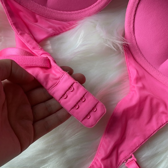 Victoria Secret Bra - Picture 5 of 5